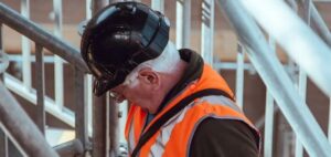 How to become a clerk of works